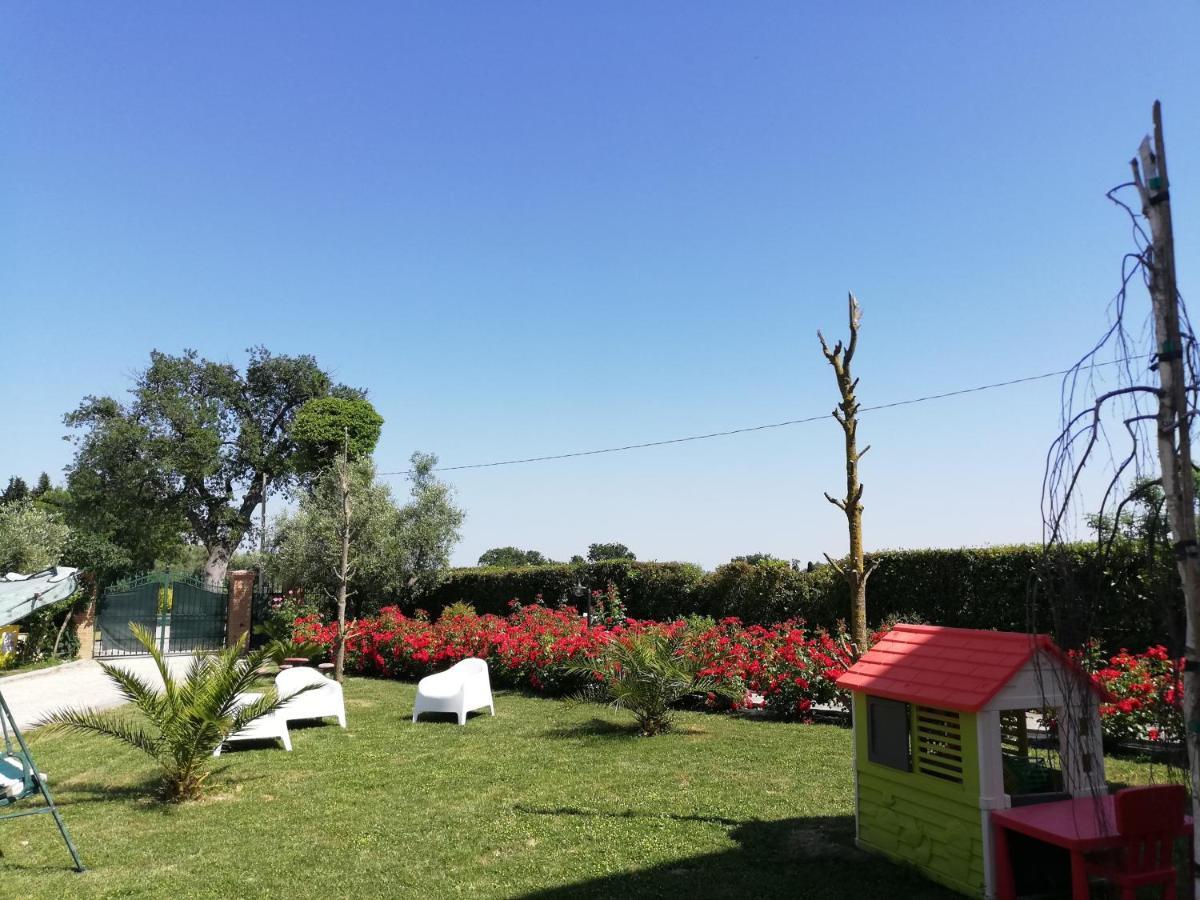 Casa Vacanze Angelica Ostra Vetere Екстер'єр фото