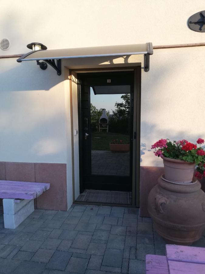 Casa Vacanze Angelica Ostra Vetere Екстер'єр фото